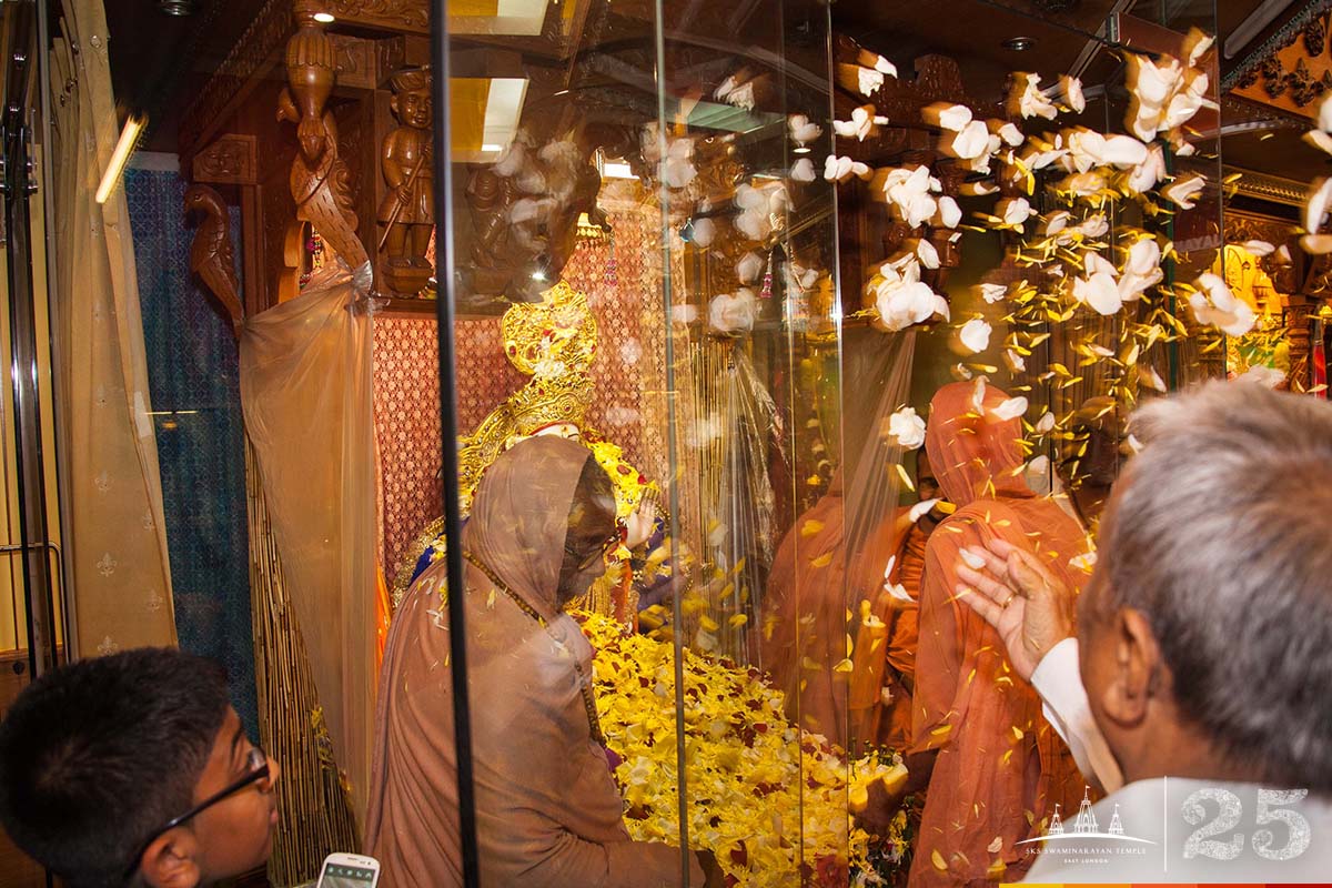 ©1987-2017 SKS Swaminarayan Temple East London